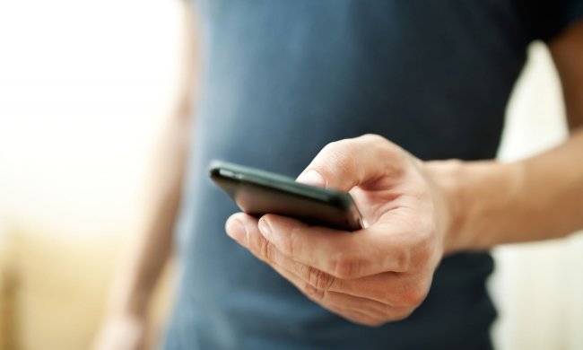 Голлівудський красень розсекретив свій номер: тепер йому може зателефонувати будь-яка прихильниця