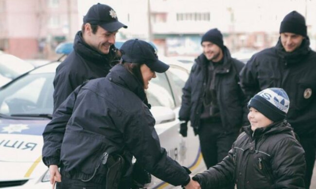 Больной раком мальчик на день стал копом (фото)