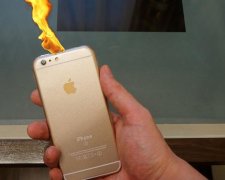 iPhone спалахнув у руках австралійця