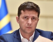 Названо причини падіння рейтингу Зеленського - земля і азартні ігри