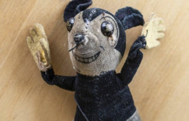 Старинная игрушка "Микки", фото: BBC