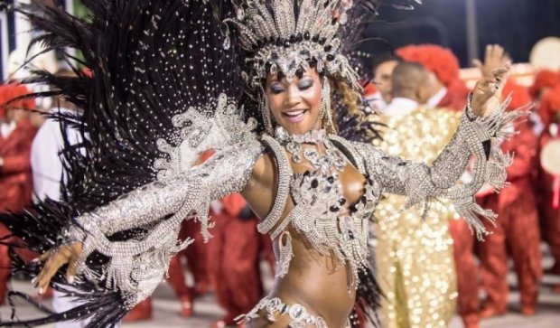 В Рио-де-Жанейро стартовал карнавал, несмотря на вирус Зика