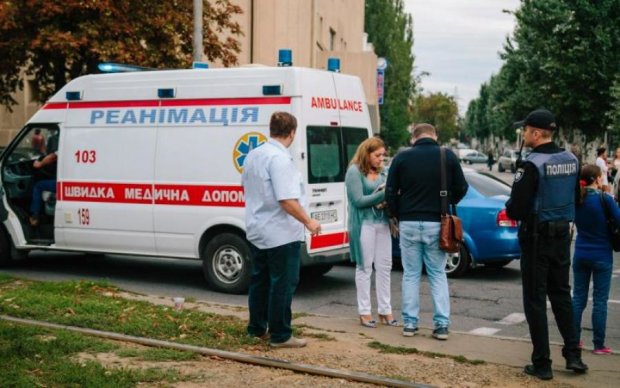 У Києві іномарка розчавила водія біля його автівки: подробиці трагедії