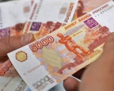 Российский рубль обвалился из-за падения цен на нефть