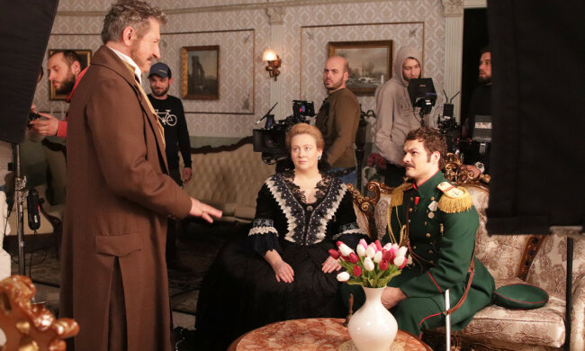 З російською акторкою трапилося лихо: "Тобі 22, а ти не можеш встати...."