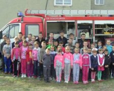 Спасатели научили школьников Прикарпатья тушить пожары (фото)