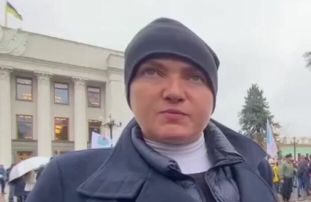 Надія Савченко на мітингу проти вакцинації, скріншот: YouTube