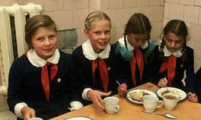 Обід, фото з вільних джерел