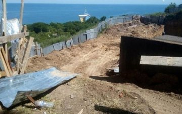 На грани катастрофы: одесская высотка уползает в море 