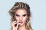 Ангел Victoria's Secret продемонструвала осінні тренди в одязі (фото)