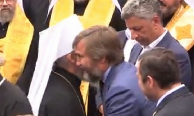 Бойко и Новинский на крестном ходе обнимались с Онуфрием (фото, видео)