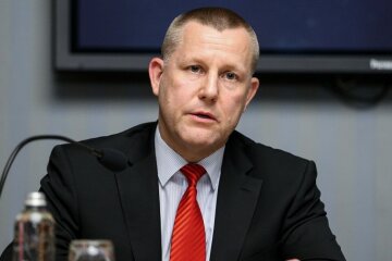 Голова правління ПриватБанку відпочивав на виступі Cirque du Soleil з юною супутницею