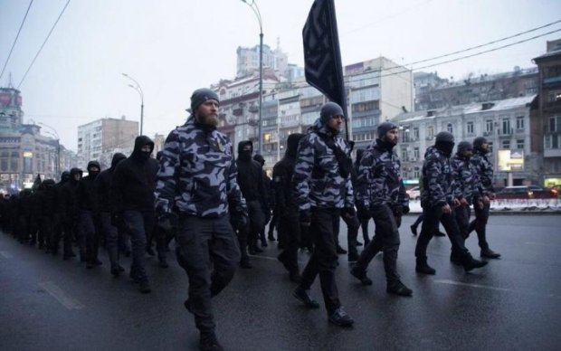 Полиция не может защитить украинцев от "Нацдружин" 
