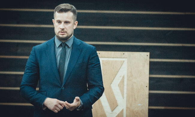 Белецкий смешал с грязью "слуг народа" и указал на одну важную деталь: "Оплачено за ваши деньги"