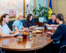 В Подольском районе Киева провели просветительское мероприятие «Правосознание»: жителей консультировали по защите жилья, государственных программ и цифровых сервисов