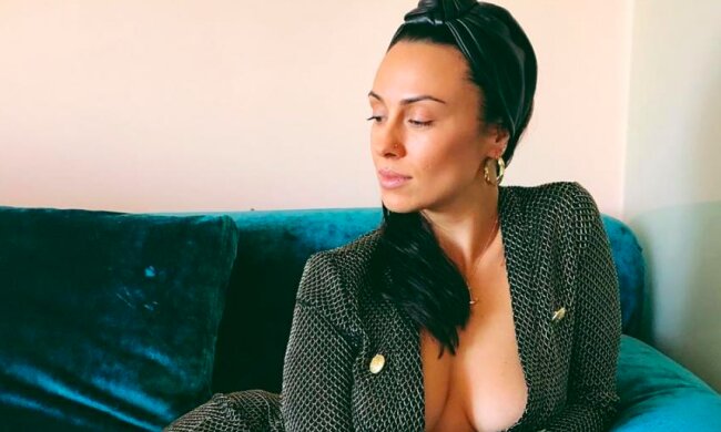 DJ NANA, instagram.com/anastasia_domination/