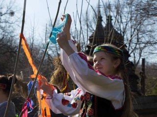 весну закликаємо