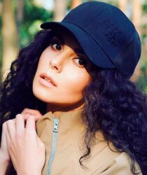 Каменських показала, як накачала фірмові сідниці: "Кім до Насті , як до Києва пішки"