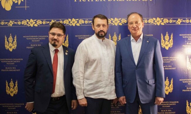 «Там, де є віра, завжди є майбутнє», — Валерій Дубіль на Молитовному сніданку Чорноморського регіону