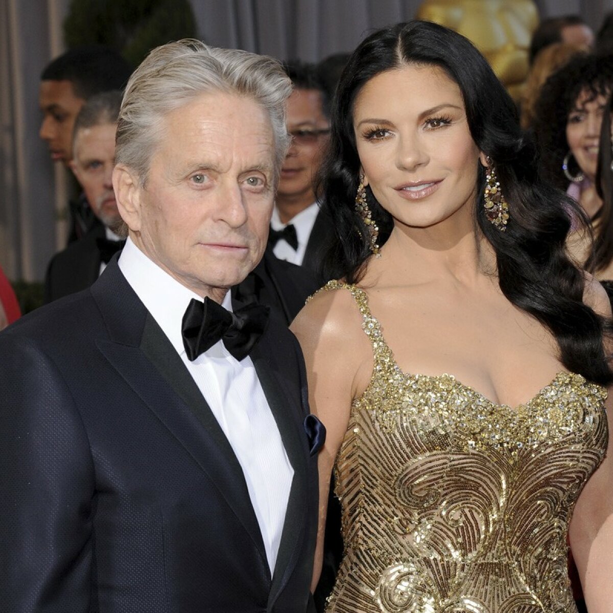 Линдси Лохан мен Лили Лабо топтық секс Порнодағы әйгілі футболшылар