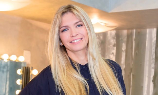 І полетіла бомба: Брежнєва показала своє альтер его у прозорому боді