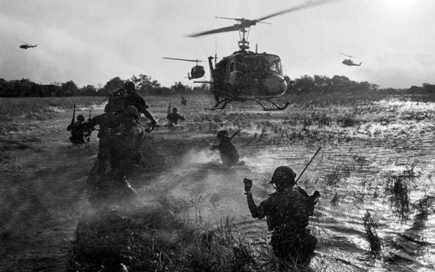 Огненный ад: США показали уникальные кадры бомбардировок Вьетнама