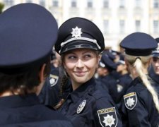 Нова поліція вийшла на вулиці українських міст