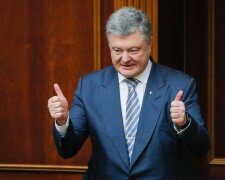 Порошенко веде розкішний спосіб життя, незважаючи на підозри у співпраці з кумом Путіна, - експерт