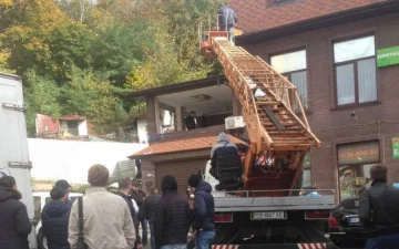 В Киеве пустили под снос помещение с людьми: фото
