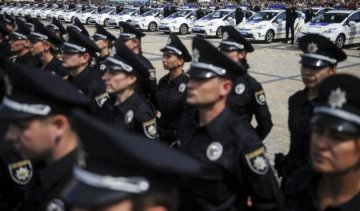 Командир поліцейського спецназу "віджав" у підлеглих 6 мільйонів 