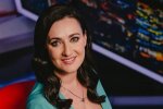 Соломія Вітвіцька засвітила спокусливий бюст серед поля: колишній кусатиме лікті