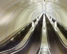 Нам не нужна коллекция детских ручек: киевское метро просит следить за детьми