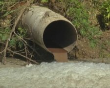 Водоканал під Вінницею перетворив річку в помийну яму, люди повстали: чиновники відповіли мовчанням