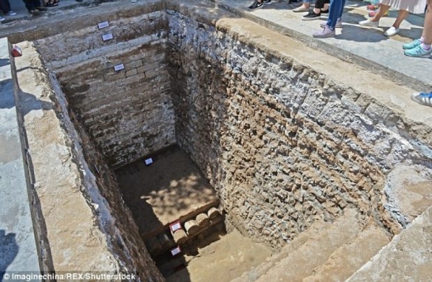 Археологи раскопали в китайских подземельях дворец, которому 590 лет