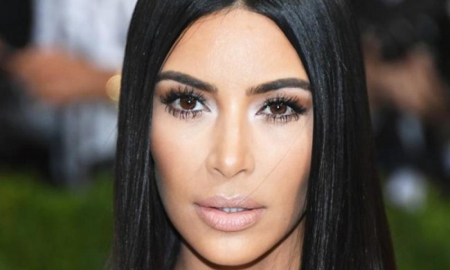 Огромный зад Кардашьян затмил Солнце: фото