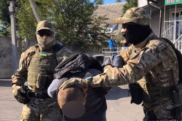У Вінниці чоловік катував маленьких дітей та знімав їх у порно