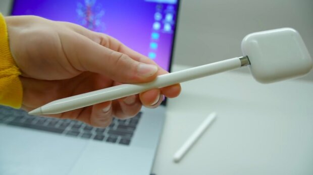Apple Pencil снова в моде: iPhone 11 Pro оснастят удобным стилусом, фото