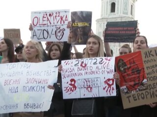Мітинг через теракт у Оленівці, скріншот: Youtube