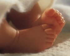 Немовля втопилося у відрі з помиями