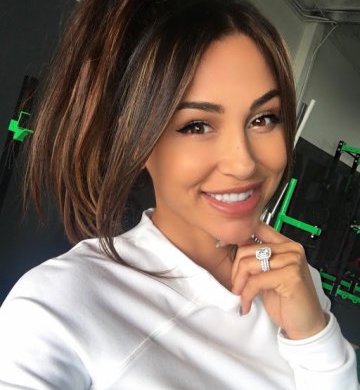 Соковита Ана Чері змусить вас піти в зал: ідеальне тіло