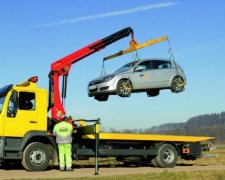 Кількість евакуйованих авто різко зросла (інфографіка)