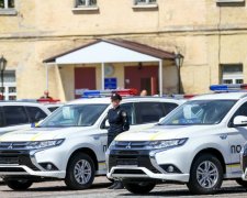 Українські копи отримали 635 новеньких Mitsubishi: фото