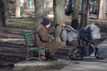 Мама с ребенком. Фото: скрин youtube