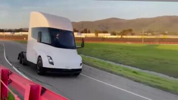 Tesla Semi, фото: скриншот из видео