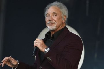 Виконавець "Sex Bomb" зустрічається з вдовою Елвіса Преслі