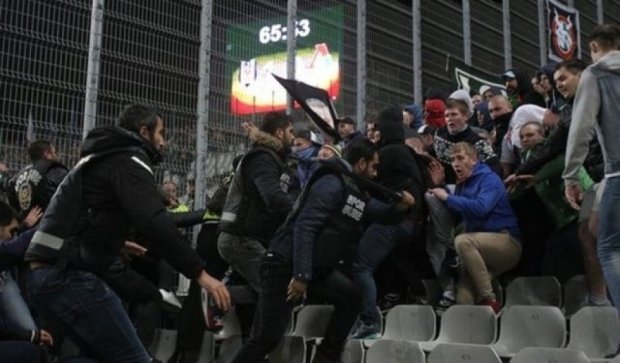 Российские болельщики шокировали непристойным поведением в Турции