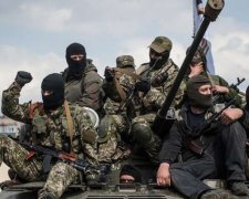 Кремлівські найманці тікають з Донбасу, прихопивши зброю