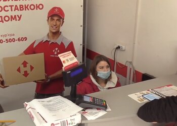 Українець розповів про шахрайство у відділенні Нової пошти: зрізали наклейку і обчистили посилку