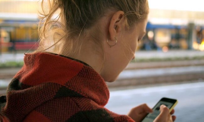 Смартфоны, скриншот: YouTube