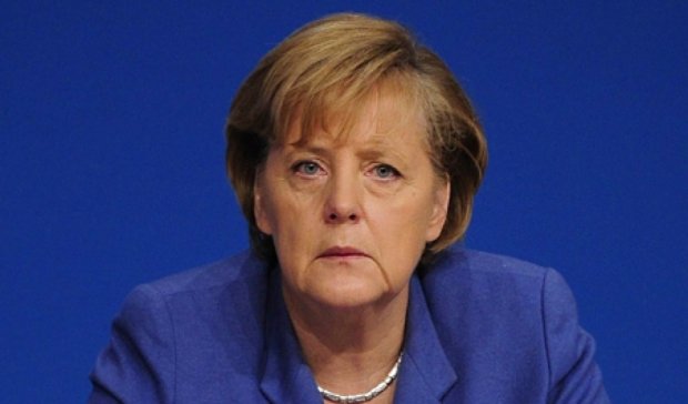 Меркель снова критикуют из-за беженцев
